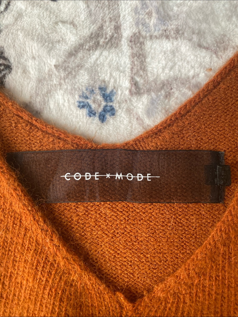 CODE + MODE Rabbit Fur Cami Top - Picture 2 of 3